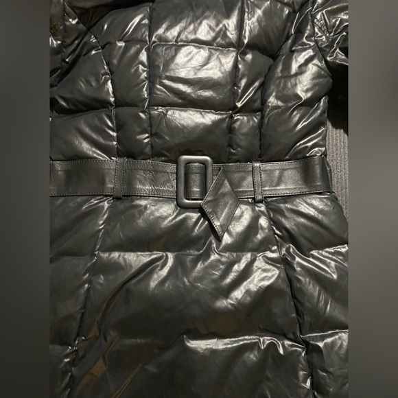 Mackage XS down jacket 3/4 with fur hood black almost not used - Picture 3 of 6